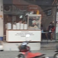 หน้าร้าน ข้าวมันไก่ลมหวล หัวหิน