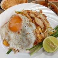 โชคดีผัดไทยโบราณ ท่าช้าง วังหลวง ท่าช้าง วังหลวง