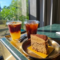 TAKARA CAFE