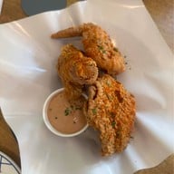 Henryfry Fried Chicken ไก่ทอด เจริญกรุง
