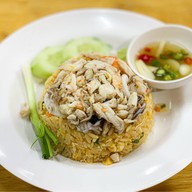 เมนูของร้าน ยุ้ยย่างเยอะ สาขาแยกพระชนกจักรี