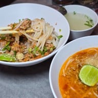 ตรีทองโอชา เสาชิงช้า