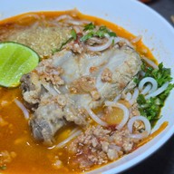 ตรีทองโอชา เสาชิงช้า