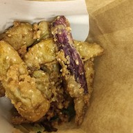 ผึ้งหลวงกล้วยทอด-ไข่เต่า