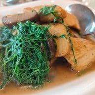 เมนูของร้าน สวนกุหลาบ ซอยอารีย์