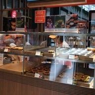 YOLK Oriental Bakehouse & Tea Bar Central World