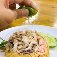 เมนูของร้าน ยุ้ยย่างเยอะ สาขาแยกพระชนกจักรี