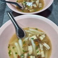 ก๋วยจั๊บ อ้วนโภชนา สัมพันธวงศ์