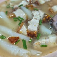 ก๋วยจั๊บ อ้วนโภชนา สัมพันธวงศ์