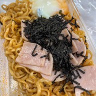 มาม่าเผ็ดเกาหลี ตลาด moonlight