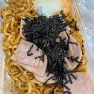 มาม่าเผ็ดเกาหลี ตลาด moonlight