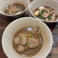 ก๋วยเตี๋ยวเรือน้าชู ตลาดหลังกระทรวงการคลัง