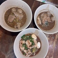ก๋วยเตี๋ยวเรือน้าชู ตลาดหลังกระทรวงการคลัง