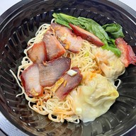 เมนูของร้าน หนึ่งเดียว บะหมี่ฮ่องกง หมูแดง เกี๊ยวหมูยักษ์ กรุงธนบุรี