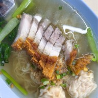 เมนูของร้าน บะหมี่มังกรคู่ หมู่บ้านเสรี 1