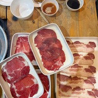 คุณหนู ชาบู หมูกระทะ -