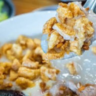 โจ๊กกากหมูเครื่องแน่น(ติดตำหนักแก้ว) โจ๊กกากหมู(ติดร้านตำหนักแก้ว)