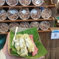 เมนูของร้าน ทองม้วนสดกรอบ ตลาดโอ๊ะป่อย