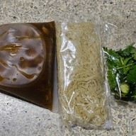 เมนูของร้าน เชฟก๊อง ข้าวหน้าไก่ พูนเลิศ
