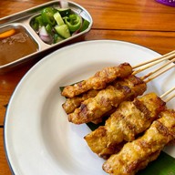 เสน่ห์เหนือ [ข้าวซอย ขนมจีนน้ำเงี้ยว ก๋วยเตี๋ยวเนื้อตุ๋น ไก่ตุ๋น ตามสั่ง]