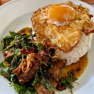 เสน่ห์เหนือ [ข้าวซอย ขนมจีนน้ำเงี้ยว ก๋วยเตี๋ยวเนื้อตุ๋น ไก่ตุ๋น ตามสั่ง]