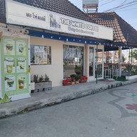 หน้าร้าน WHITE VIBES COFFE @SKY WALK .