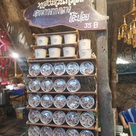 บรรยากาศ ทองม้วนสดกรอบ ตลาดโอ๊ะป่อย