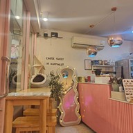 บรรยากาศ สวีท แอดดิค ถนนสาธุประดิษฐ์