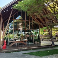 หน้าร้าน บ้านไม้สาย3