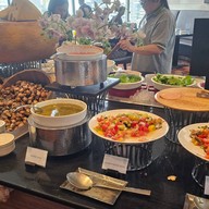 เมนูของร้าน Ploenchit All Day Dining