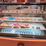 Ronnies Macarons @Paragon