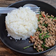 เมนูของร้าน กะเพราแท้ สาขา แม็คโครศรีอยุธยา พญาไท