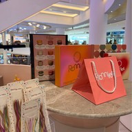 Ronnies Macarons @Paragon