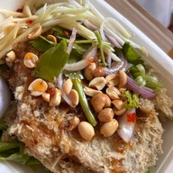 เมนูของร้าน ยำปลาดุกฟู อารีย์