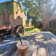 โรงบ่มปัวคาเฟ่แอนด์อีทเทอรี่