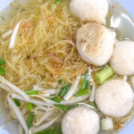 ก๋วยเตี๋ยวแม่ตุ๋มเจ๊ไนท์ ข้างวัดพระศรีฯ บางเขน  (เจ้าเก่าต้นตำหรับ) พหลโยธิน55