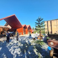 โรงบ่มปัวคาเฟ่แอนด์อีทเทอรี่