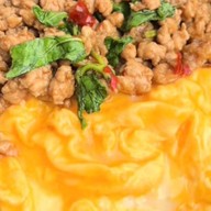 ร้านกะเพราแซ่บๆ ลาดกระบังกิ่งแก้ว