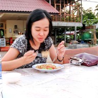 บ้านอิงน้ำรีสอร์ท