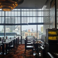 บรรยากาศ Ploenchit All Day Dining