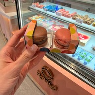 Ronnies Macarons @Paragon