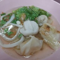 เมนูของร้าน เจ๊อ้อย ก๋วยเตี๋ยวปลา ก๋วยเตี๋ยวเป็ด ข้าวหน้าเป็ด ข้าวหมูแดง