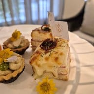 บ้านสุริยาศัย