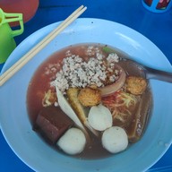 เมนูของร้าน เจ๊นุช เตี๋ยวปลา ต้มยำ เย็นตาโฟ