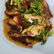 เมนูของร้าน ร้านอาหารมาดามน้อย หลวงพระบาง