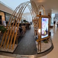 Kyo Roll En เซ็นทรัลเอ็มบาสซี่