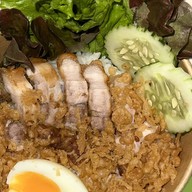 หมูทอดปังเต็มคำ