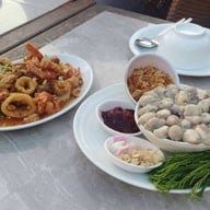 เมนูของร้าน เฌอ เฌอ ซีฟู้ด ระยอง