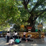 บรรยากาศ shwedagon pagoda