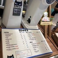 Rowie's Coffee Pinklao Meow